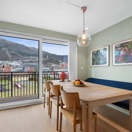 Modern 4br - 2 Baths Balconies & Parking Apartman *