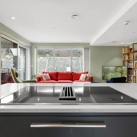 Modern 4br - 2 Baths Balconies & Parking Apartman *