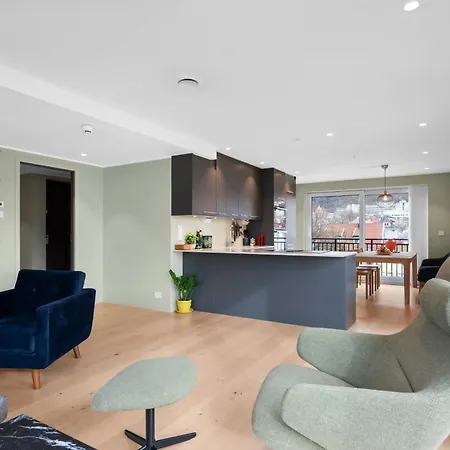 Modern 4br - 2 Baths Balconies & Parking Bergen