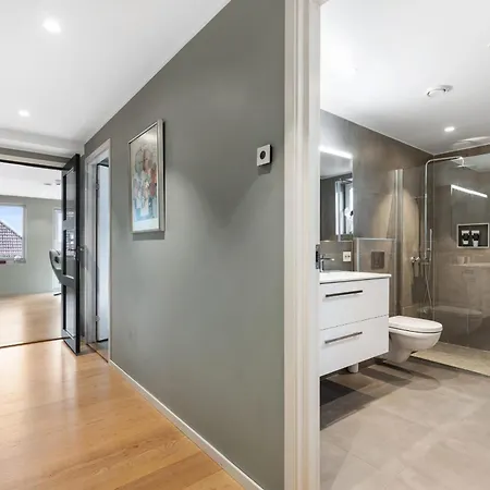 Apartman Modern 4br - 2 Baths Balconies & Parking Bergen