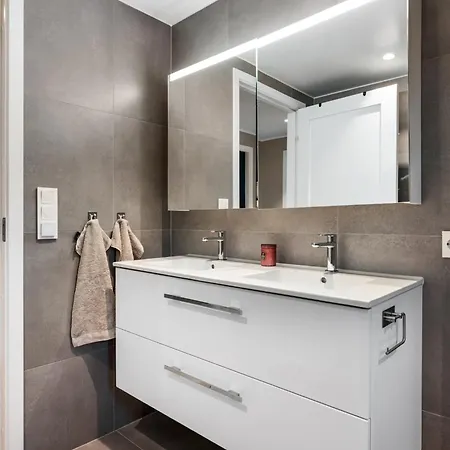 Modern 4br - 2 Baths Balconies & Parking Apartman Bergen