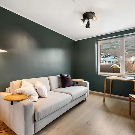 Modern 4br - 2 Baths Balconies & Parking